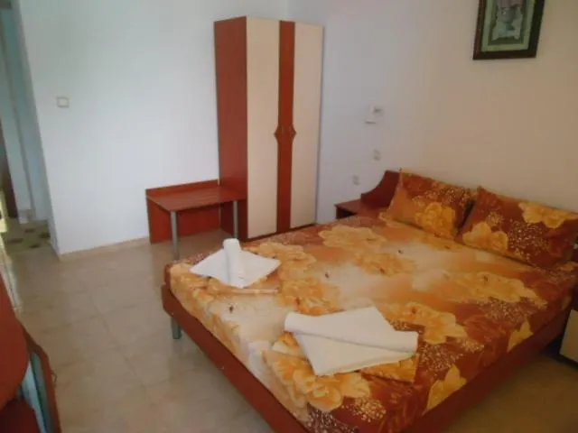 Тихия Кът Hotel Sozopol 2*,